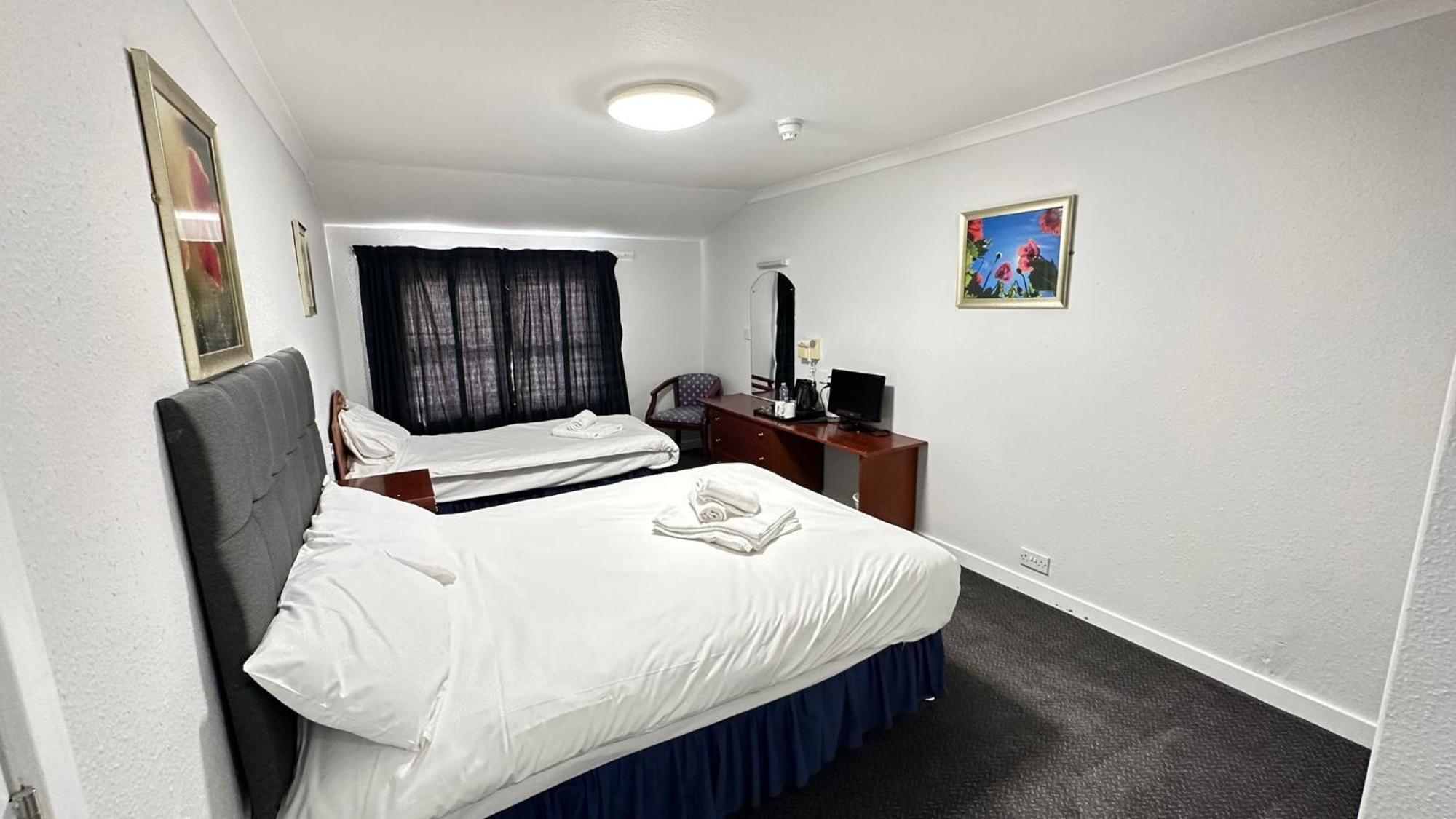 The Bruce Hotel Newton Stewart Exterior photo