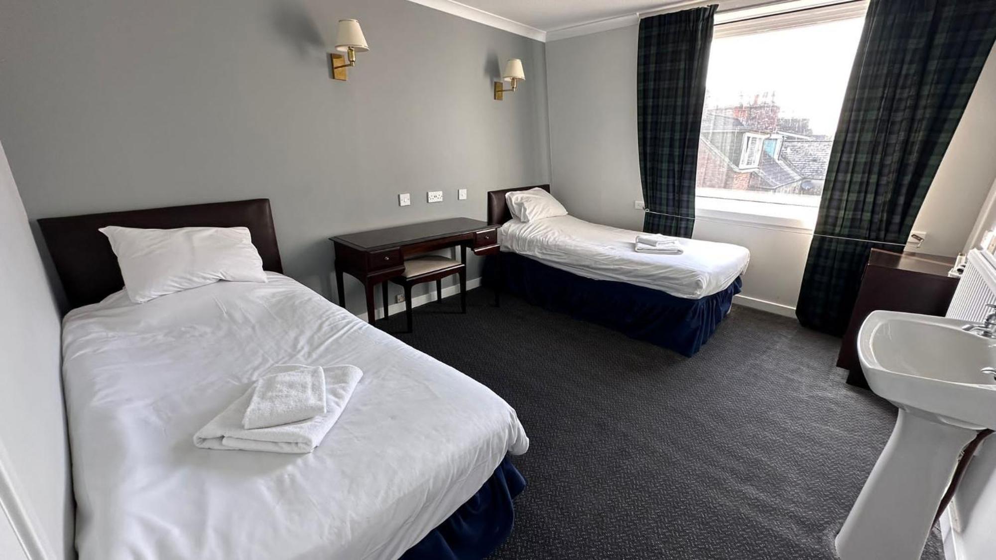 The Bruce Hotel Newton Stewart Exterior photo